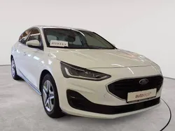 Frozen white Gebraucht 2022 Ford Focus Cool & Connect Limousine | 14.990 € (Superpreis)