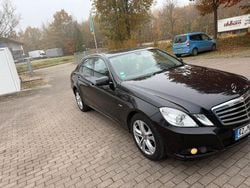 Schwarz Gebraucht 2011 Mercedes 220 Limousine | 8.900 €