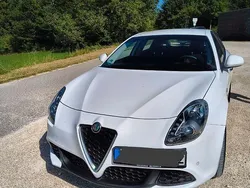 Weiß Gebraucht 2021 Alfa Romeo Giulietta Lusso Kleinwagen | 22.499 € (Teuer)