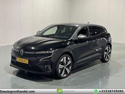 Schwarz Gebraucht 2023 Renault Megane E-Tech Iconic Limousine | 20.449 € (Superpreis)
