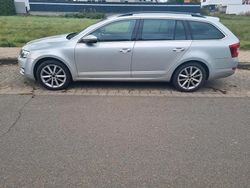 Silber Gebraucht 2017 Skoda Octavia Kombi | 9.999 € (Superpreis)