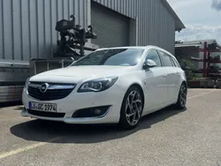 Weiß Gebraucht 2016 Opel Insignia OPC Kombi | 11.500 € (Etwas zu teuer)