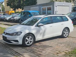 Weiß Gebraucht 2018 VW Golf VII Trendline Kombi | 7.990 € (Superpreis)