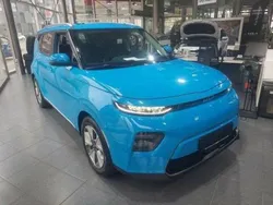 Blau Gebraucht 2024 Kia Soul EV Inspiration SUV | 31.849 € (Fairer Preis)