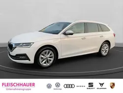 Weiss Gebraucht 2022 Skoda Octavia Style Kombi | 21.980 € (Fairer Preis)