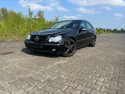 Schwarz Gebraucht 2002 Mercedes C320 Avantgarde Limousine | 1.600 € (Superpreis)