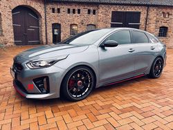 Silber Gebraucht 2021 Kia ProCeed GT Kleinwagen | 22.222 € (Guter Preis)