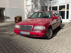 Rot Gebraucht 1994 Mercedes C180 Elegance Limousine | 3.100 €