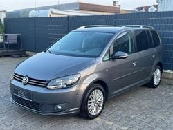 Grau Gebraucht 2014 VW Touran Cup Van / Kleinbus | 6.900 € (Guter Preis)
