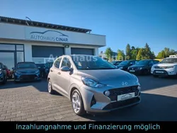 Grau Gebraucht 2023 Hyundai i10 Kleinwagen | 15.990 € (Fairer Preis)