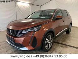 Brown / b0nlg/b0mm0/elg lackie (metallic) Gebraucht 2021 Peugeot 5008 Allure Van / Kleinbus | 23.450 € (Fairer Preis)