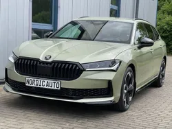 Gelb Neu 2025 Skoda Superb SportLine Limousine | 46.995 € (Fairer Preis)