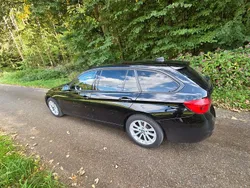 Schwarz Gebraucht 2016 BMW 320 Sport Line Kombi | 12.000 €