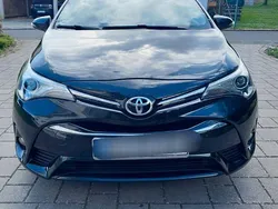 Schwarz Gebraucht 2016 Toyota Avensis Edition-S Kombi | 17.700 € (Etwas zu teuer)