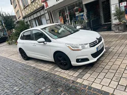 Weiß Gebraucht 2016 Citroën C4 Limousine | 11.000 €
