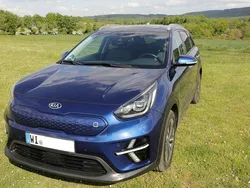 Blau Gebraucht 2021 Kia e-Niro Spirit SUV | 19.950 € (Guter Preis)