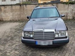 Braun Gebraucht 1992 Mercedes E230 Kombi | 14.700 €
