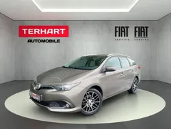 Grau Gebraucht 2016 Toyota Auris | 12.487 €