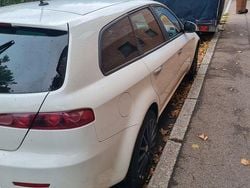 Weiß Gebraucht 2009 Alfa Romeo 159 Kombi | 2.000 € (Guter Preis)
