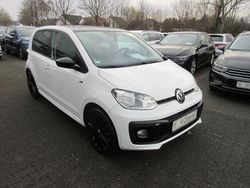 Pure white deep black perleffe Gebraucht 2021 VW up! R-line Kleinwagen | 12.488 € (Fairer Preis)