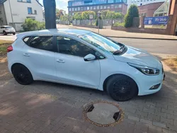Weiß Gebraucht 2014 Kia Ceed Limousine | 7.400 € (Fairer Preis)