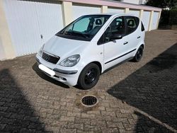 Weiß Gebraucht 2002 Mercedes A140 Kleinwagen | 1.750 €