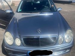 Blau Gebraucht 2004 Mercedes E200 Avantgarde Limousine | 3.100 € (Fairer Preis)