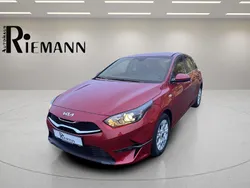 Rot Gebraucht 2024 Kia Ceed Comfort Limousine | 20.995 € (Fairer Preis)
