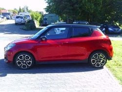 Burning red / super black Gebraucht 2024 Suzuki Swift Sport Kleinwagen | 22.000 € (Fairer Preis)