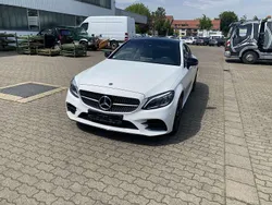 Weiß Gebraucht 2019 Mercedes C300 AMG line Coupé | 33.400 € (Fairer Preis)