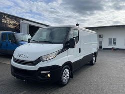 Weiß Gebraucht 2017 Iveco Daily Van / Kleinbus | 19.900 € (Fairer Preis)