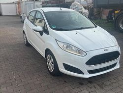 Weiß Gebraucht 2016 Ford Fiesta Trend Kleinwagen | 8.299 € (Fairer Preis)
