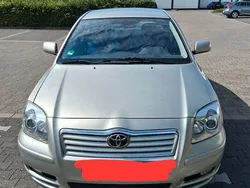 Silber Gebraucht 2004 Toyota Avensis Limousine | 2.500 € (Guter Preis)