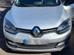 Silber Gebraucht 2016 Renault Mégane GrandTour Kombi | 6.000 € (Fairer Preis)