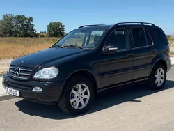 Schwarz Gebraucht 2004 Mercedes ML270 SUV | 14.999 €