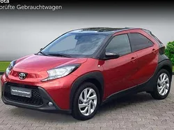 Chili red/schwarz Gebraucht 2022 Toyota Aygo Pulse Kleinwagen | 15.480 € (Guter Preis)