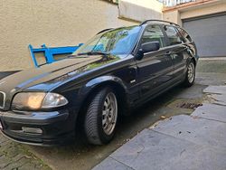 Schwarz Gebraucht 2001 BMW 325 Kombi | 3.699 € (Etwas zu teuer)