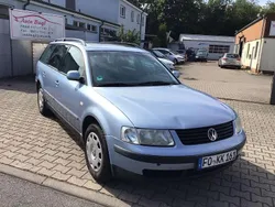 Blau Gebraucht 2000 VW Passat Kombi | 450 € (Superpreis)