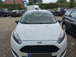 Weiß Gebraucht 2016 Ford Fiesta Titanium Limousine | 6.800 € (Fairer Preis)