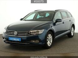 Blau Gebraucht 2023 VW Passat Business Kombi | 22.990 € (Guter Preis)