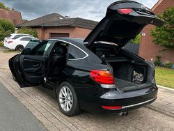 Schwarz Gebraucht 2016 BMW 330 Limousine | 17.000 € (Guter Preis)