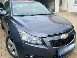 Grau Gebraucht 2011 Chevrolet Cruze LT Limousine | 3.700 € (Etwas zu teuer)