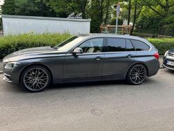 Grau Gebraucht 2018 BMW 330 Luxury Line Kombi | 24.700 € (Teuer)
