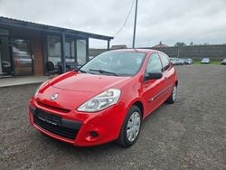 Rot Gebraucht 2011 Renault Clio III Kleinwagen | 2.500 € (Fairer Preis)