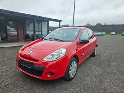 Rot Gebraucht 2011 Renault Clio III Kleinwagen | 2.500 € (Guter Preis)