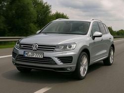 Silber Gebraucht 2016 VW Touareg R-line SUV | 26.499 € (Fairer Preis)