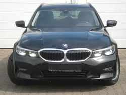Schwarz Gebraucht 2022 BMW 318 Sport Line Kombi | 16.750 € (Guter Preis)