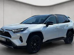 Weiß Gebraucht 2024 Toyota RAV4 Hybrid Style SUV | 43.440 € (Fairer Preis)