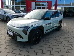 (ag3) aventurin grün metallic Gebraucht 2024 Kia EV3 Comfort SUV | 45.690 € (Fairer Preis)