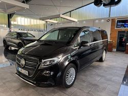 Schwarz Gebraucht 2024 Mercedes V300 Avantgarde Van / Kleinbus | 89.990 €